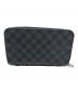 LOUIS VUITTON (ルイ ヴィトン) ジップ-XL ブラック：45000円