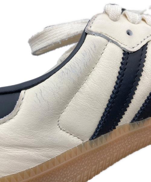 adidas（アディダス）adidas (アディダス) スニーカー ベージュ サイズ:SIZE 24cmの古着・服飾アイテム