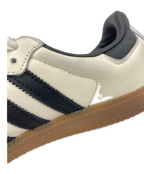 adidas（アディダス）adidas (アディダス) スニーカー ベージュ サイズ:SIZE 24cmの古着・服飾アイテム