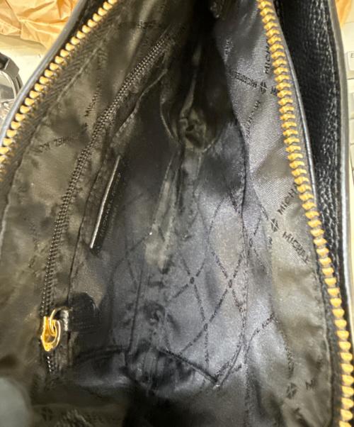 MICHAEL KORS（マイケルコース）MICHAEL KORS (マイケルコース) ショルダーバッグ ブラックの古着・服飾アイテム