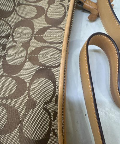 COACH（コーチ）COACH (コーチ) アクセサリーポーチ ベージュの古着・服飾アイテム