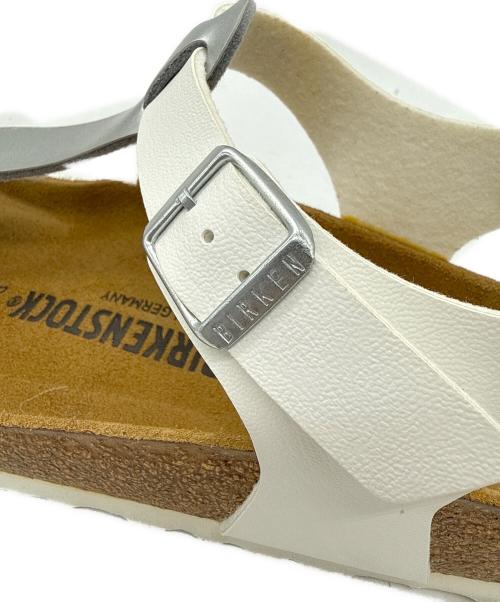 BIRKENSTOCK（ビルケンシュトック）BIRKENSTOCK (ビルケンシュトック) サンダル ブラウン×ホワイト サイズ:25cmの古着・服飾アイテム