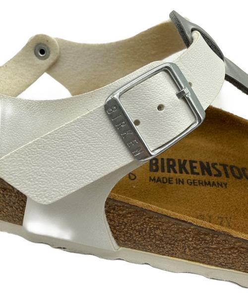 BIRKENSTOCK（ビルケンシュトック）BIRKENSTOCK (ビルケンシュトック) サンダル ブラウン×ホワイト サイズ:25cmの古着・服飾アイテム