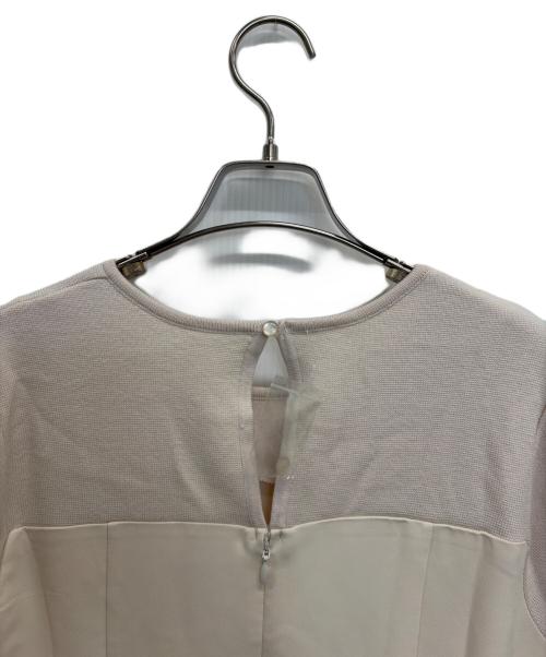 acka（エーシーケーエー）acka (エーシーケーエー) 半袖ワンピース ベージュ サイズ:	SIZE 01 未使用品の古着・服飾アイテム