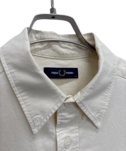 FRED PERRY（フレッドペリー）FRED PERRY (フレッドペリー) 半袖シャツ ベージュ サイズ:SIZE Mの古着・服飾アイテム