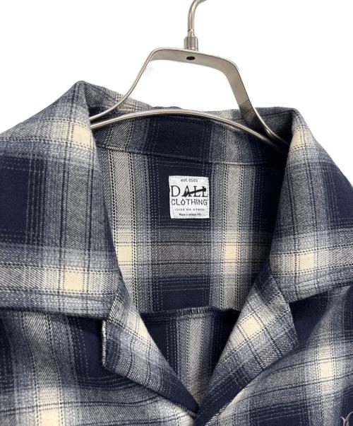 DALL CLOTHING（ダルクロージング）DALL CLOTHING (ダルクロージング) 半袖シャツ ベージュ×ネイビー サイズ:SIZE Freeの古着・服飾アイテム