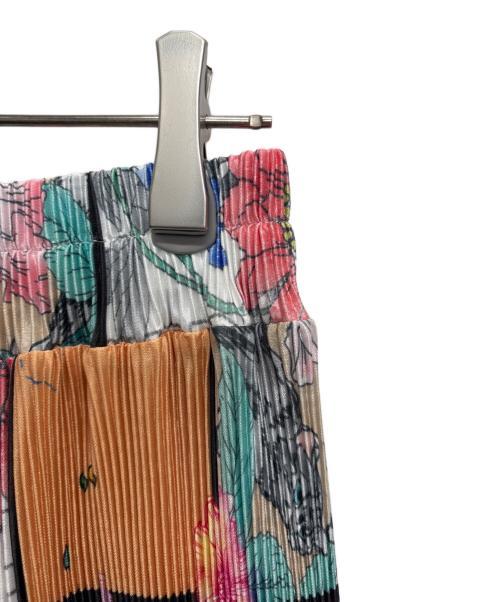 SCOLAR（スカラ）SCOLAR (スカラ) アートコラージュ柄プリーツパンツ マルチカラー サイズ:M 未使用品の古着・服飾アイテム
