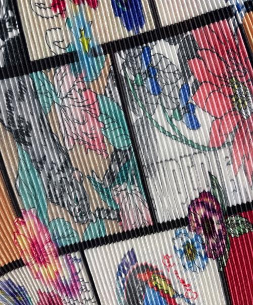 SCOLAR（スカラ）SCOLAR (スカラ) アートコラージュ柄プリーツパンツ マルチカラー サイズ:M 未使用品の古着・服飾アイテム