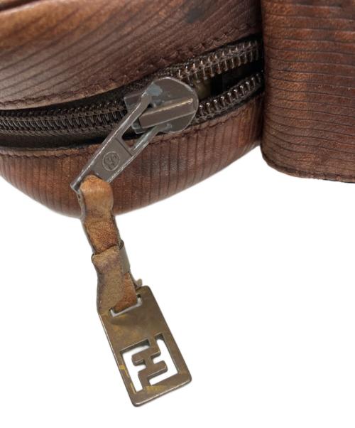 FENDI（フェンディ）FENDI (フェンディ) ショルダーバッグ ブラウンの古着・服飾アイテム