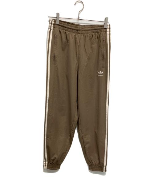 adidas（アディダス）adidas (アディダス) トラックパンツ ベージュ サイズ:Ｍ 未使用品の古着・服飾アイテム