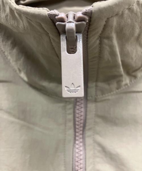 adidas（アディダス）adidas (アディダス) ジップジャケット ベージュ サイズ:Ｍ 未使用品の古着・服飾アイテム