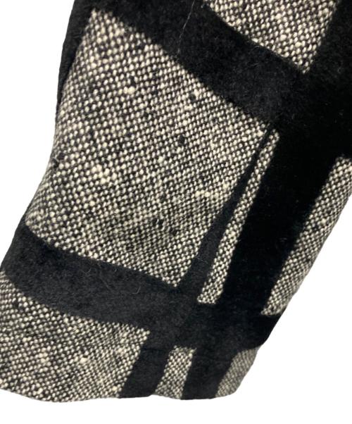 ROBE DE CHAMBRE COMME DES GARCONS（ローブドシャンブル コムデギャルソン）ROBE DE CHAMBRE COMME DES GARCONS (ローブドシャンブル コムデギャルソン) フリルコート グレー×ブラック サイズ:Mの古着・服飾アイテム