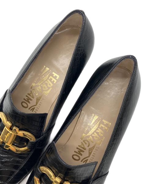 Salvatore Ferragamo（サルヴァトーレ フェラガモ）Salvatore Ferragamo (サルヴァトーレ フェラガモ) パンプス ブラック サイズ:	SIZE 23cmの古着・服飾アイテム