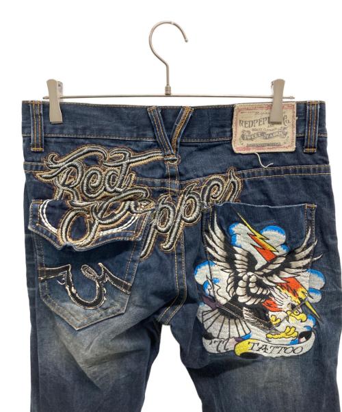 RED PEPPER（レッドペッパ）RED PEPPER (レッドペッパ) ED HARDY (エド ハーディー) 刺繍デニムパンツ インディゴ サイズ:SIZE 32の古着・服飾アイテム