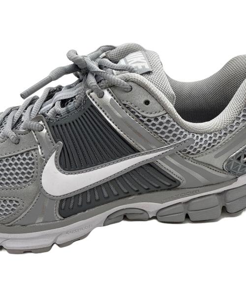 NIKE（ナイキ）NIKE (ナイキ) ローカットスニーカー グレー サイズ:SIZE 28cmの古着・服飾アイテム