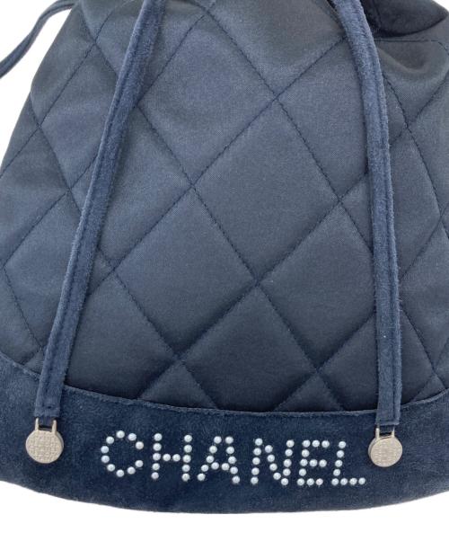 CHANEL（シャネル）CHANEL (シャネル) マトラッセ キルティングサテンロゴナップサック ネイビーの古着・服飾アイテム
