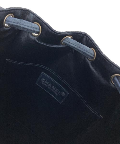 CHANEL（シャネル）CHANEL (シャネル) マトラッセ キルティングサテンロゴナップサック ネイビーの古着・服飾アイテム