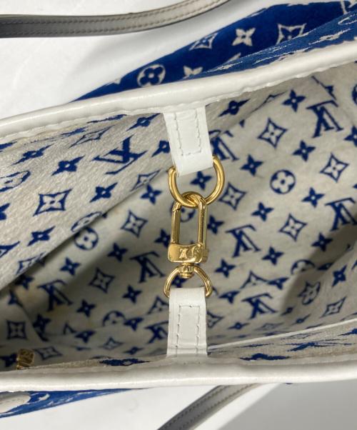 LOUIS VUITTON（ルイ ヴィトン）LOUIS VUITTON (ルイ ヴィトン) ネヴァーフル MM ブルー・ホワイトの古着・服飾アイテム