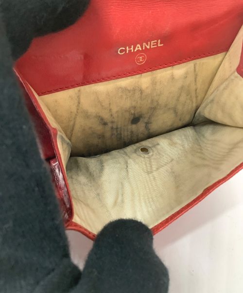 CHANEL（シャネル）CHANEL (シャネル) 2つ折り財布 レッドの古着・服飾アイテム
