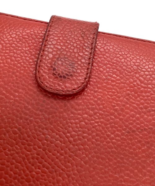 CHANEL（シャネル）CHANEL (シャネル) 2つ折り財布 レッドの古着・服飾アイテム