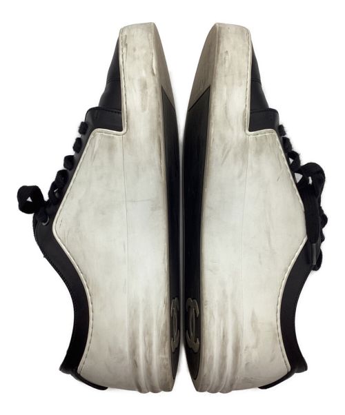 CHANEL（シャネル）CHANEL (シャネル) スニーカー ブラック×ホワイト サイズ:40の古着・服飾アイテム