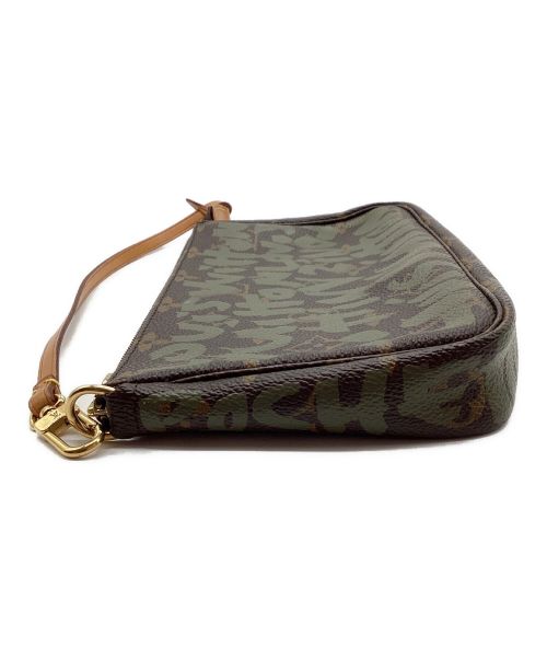 LOUIS VUITTON（ルイ ヴィトン）LOUIS VUITTON (ルイ ヴィトン)  ポシェット アクセソワール/モノグラム・グラフティ ブラウン×グリーンの古着・服飾アイテム