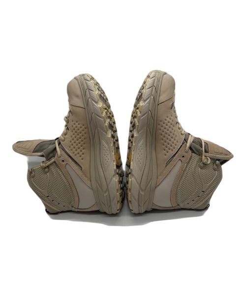HOKAONEONE（ホカオネオネ）HOKAONEONE (ホカオネオネ) トレッキングシューズ ベージュ サイズ:27.5の古着・服飾アイテム