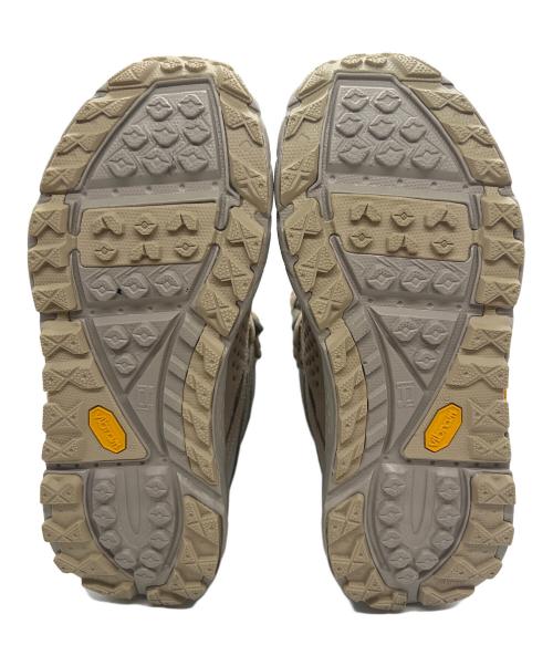 HOKAONEONE（ホカオネオネ）HOKAONEONE (ホカオネオネ) トレッキングシューズ ベージュ サイズ:27.5の古着・服飾アイテム