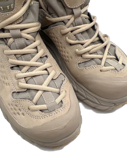 HOKAONEONE（ホカオネオネ）HOKAONEONE (ホカオネオネ) トレッキングシューズ ベージュ サイズ:27.5の古着・服飾アイテム