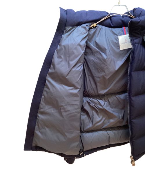 MONCLER（モンクレール）MONCLER (モンクレール) Montgenevreショートダウンジャケット ネイビー サイズ:4の古着・服飾アイテム