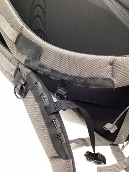 ARC'TERYX（アークテリクス）ARC'TERYX (アークテリクス) バックパック グレーの古着・服飾アイテム