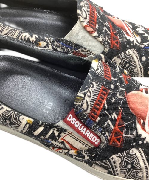 DSQUARED2（ディースクエアード）DSQUARED2 (ディースクエアード) スリッポン ブラック×レッド サイズ:40の古着・服飾アイテム