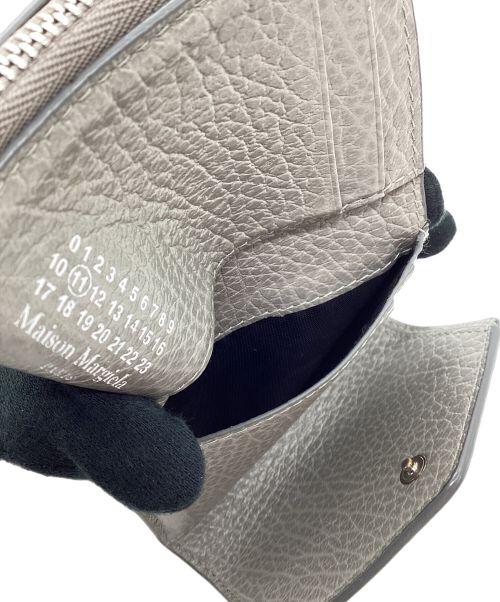 Maison Margiela（メゾンマルジェラ）Maison Margiela (メゾンマルジェラ) 2つ折り財布 グレーの古着・服飾アイテム