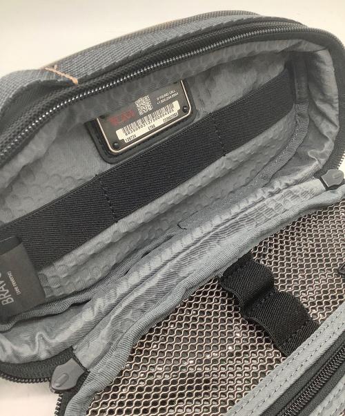 TUMI（トゥミ）TUMI (トゥミ) ショルダーポーチ グレーの古着・服飾アイテム