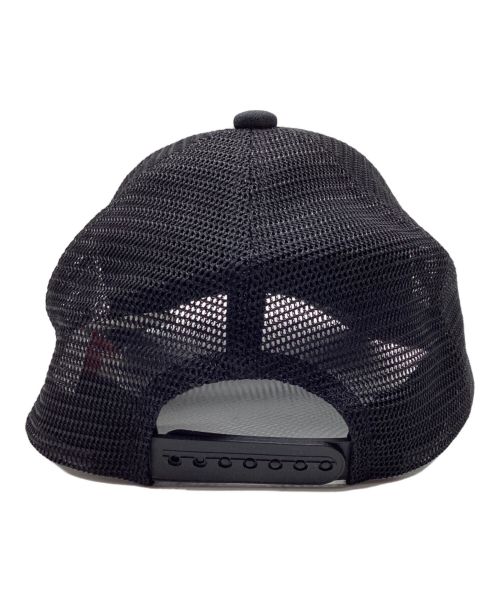 EMOTIONALLY UNAVAILABLE（エモーショナリー・アンアベイラブル）EMOTIONALLY UNAVAILABLE (エモーショナリー・アンアベイラブル) メッシュキャップ ブラック×レッドの古着・服飾アイテム