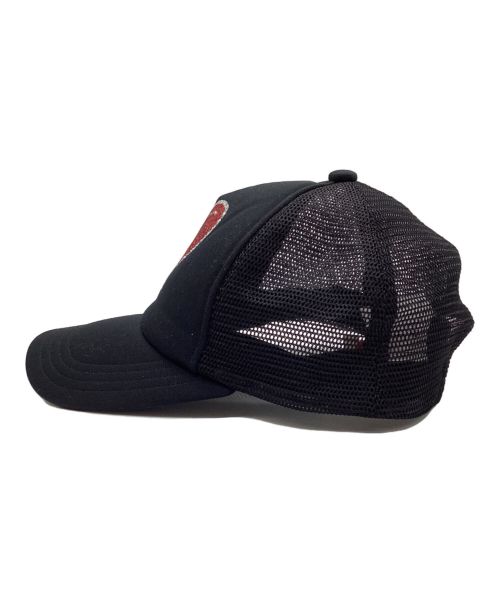 EMOTIONALLY UNAVAILABLE（エモーショナリー・アンアベイラブル）EMOTIONALLY UNAVAILABLE (エモーショナリー・アンアベイラブル) メッシュキャップ ブラック×レッドの古着・服飾アイテム
