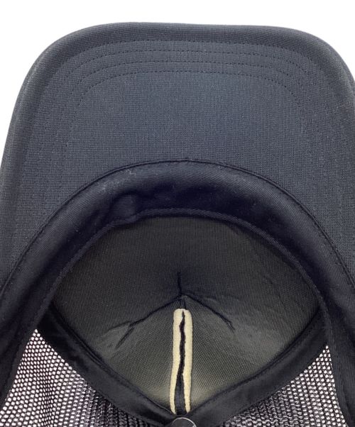 EMOTIONALLY UNAVAILABLE（エモーショナリー・アンアベイラブル）EMOTIONALLY UNAVAILABLE (エモーショナリー・アンアベイラブル) メッシュキャップ ブラック×レッドの古着・服飾アイテム