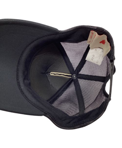 EMOTIONALLY UNAVAILABLE（エモーショナリー・アンアベイラブル）EMOTIONALLY UNAVAILABLE (エモーショナリー・アンアベイラブル) メッシュキャップ ブラック×レッドの古着・服飾アイテム