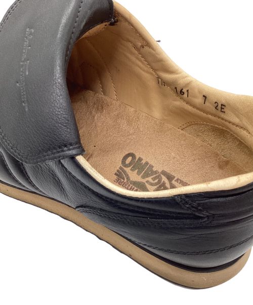 Salvatore Ferragamo（サルヴァトーレ フェラガモ）Salvatore Ferragamo (サルヴァトーレ フェラガモ) SalvatoreFerragamo(サルヴァトーレ　フェラガモ)/スニーカー) ブラック サイズ:7の古着・服飾アイテム