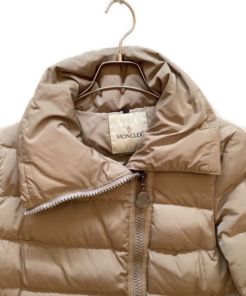 MONCLER（モンクレール）MONCLER (モンクレール) ダウンコート ベージュ サイズ:ＦＲＥＥの古着・服飾アイテム