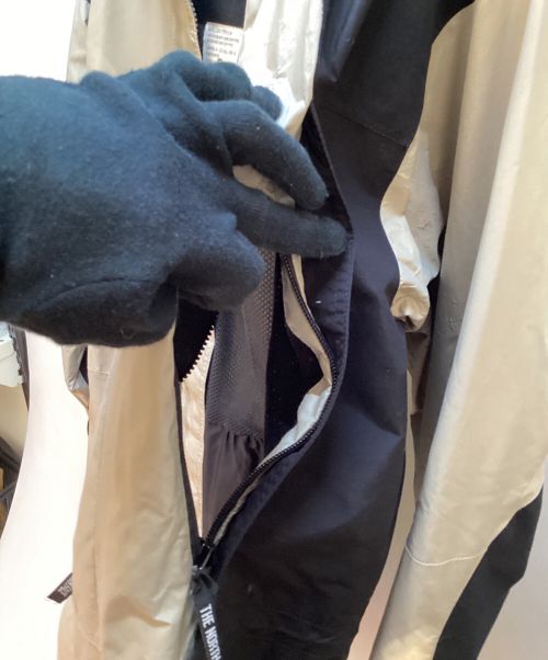 THE NORTH FACE（ザ ノース フェイス）THE NORTH FACE (ザ ノース フェイス) マウンテンライトジャケット ベージュ×ブラック サイズ:Sの古着・服飾アイテム