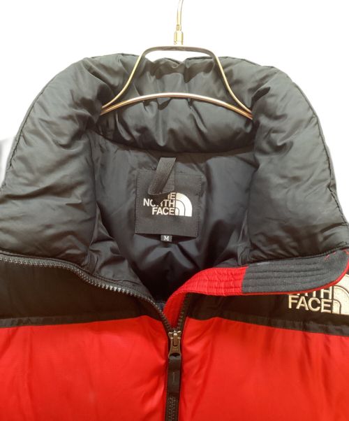 THE NORTH FACE（ザ ノース フェイス）THE NORTH FACE (ザ ノース フェイス) ヌプシジャケット レッド×ブラック サイズ:Mの古着・服飾アイテム