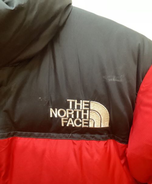 THE NORTH FACE（ザ ノース フェイス）THE NORTH FACE (ザ ノース フェイス) ヌプシジャケット レッド×ブラック サイズ:Mの古着・服飾アイテム