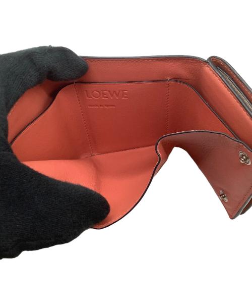 LOEWE（ロエベ）LOEWE (ロエベ) トライフォールドウォレット ピンクベージュの古着・服飾アイテム