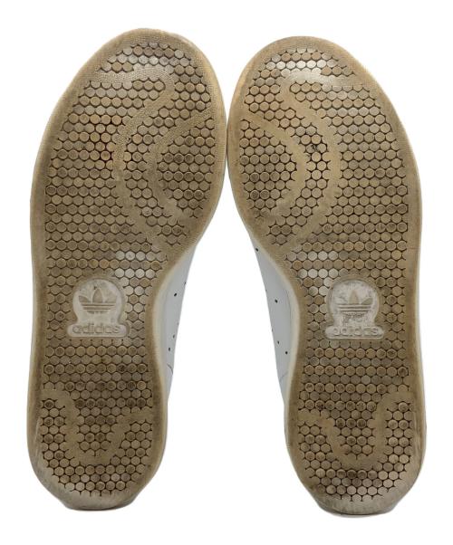 adidas（アディダス）adidas (アディダス) スニーカー ホワイト×ブラック サイズ:24cmの古着・服飾アイテム