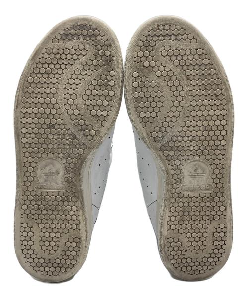 adidas（アディダス）adidas (アディダス) スニーカー ホワイト サイズ:24.5の古着・服飾アイテム