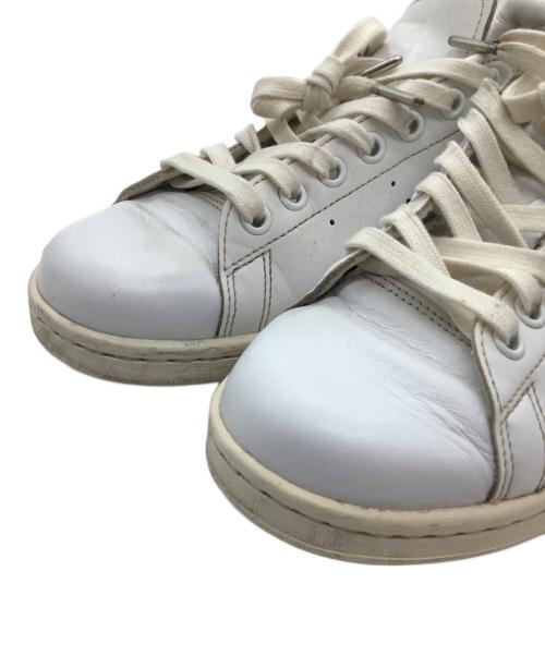 adidas（アディダス）adidas (アディダス) スニーカー ホワイト サイズ:24.5の古着・服飾アイテム