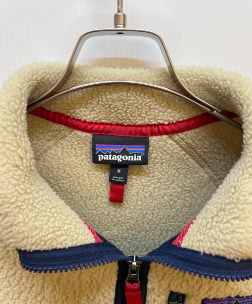 Patagonia（パタゴニア）Patagonia (パタゴニア) フリースジャケット アイボリー×ネイビー サイズ:Ｍの古着・服飾アイテム