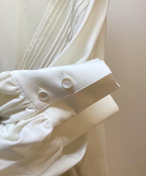 ADORE（アドーア）ADORE (アドーア) ワンピース ホワイト サイズ:38 未使用品の古着・服飾アイテム