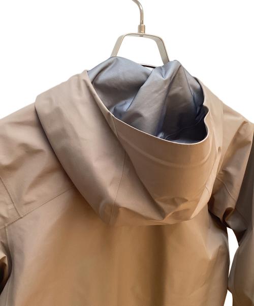 ARC'TERYX VEILANCE（アークテリクス ヴェイランス）ARC'TERYX VEILANCE (アークテリクス ヴェイランス) ナイロンジャケット ベージュ サイズ:Sの古着・服飾アイテム